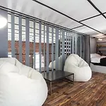 For 4. דירה אודסה